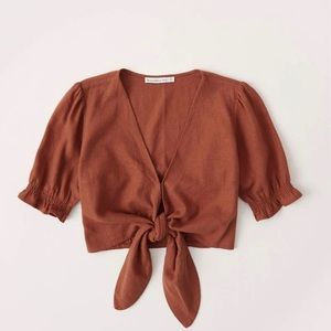 NWT Tie front crop Abercrombie